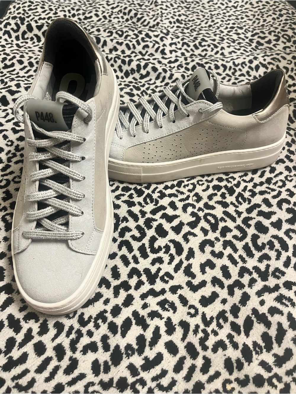 P448 Thea gray / silver